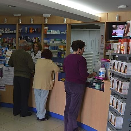 Farmacia Reig Perdomo personas en farmacia